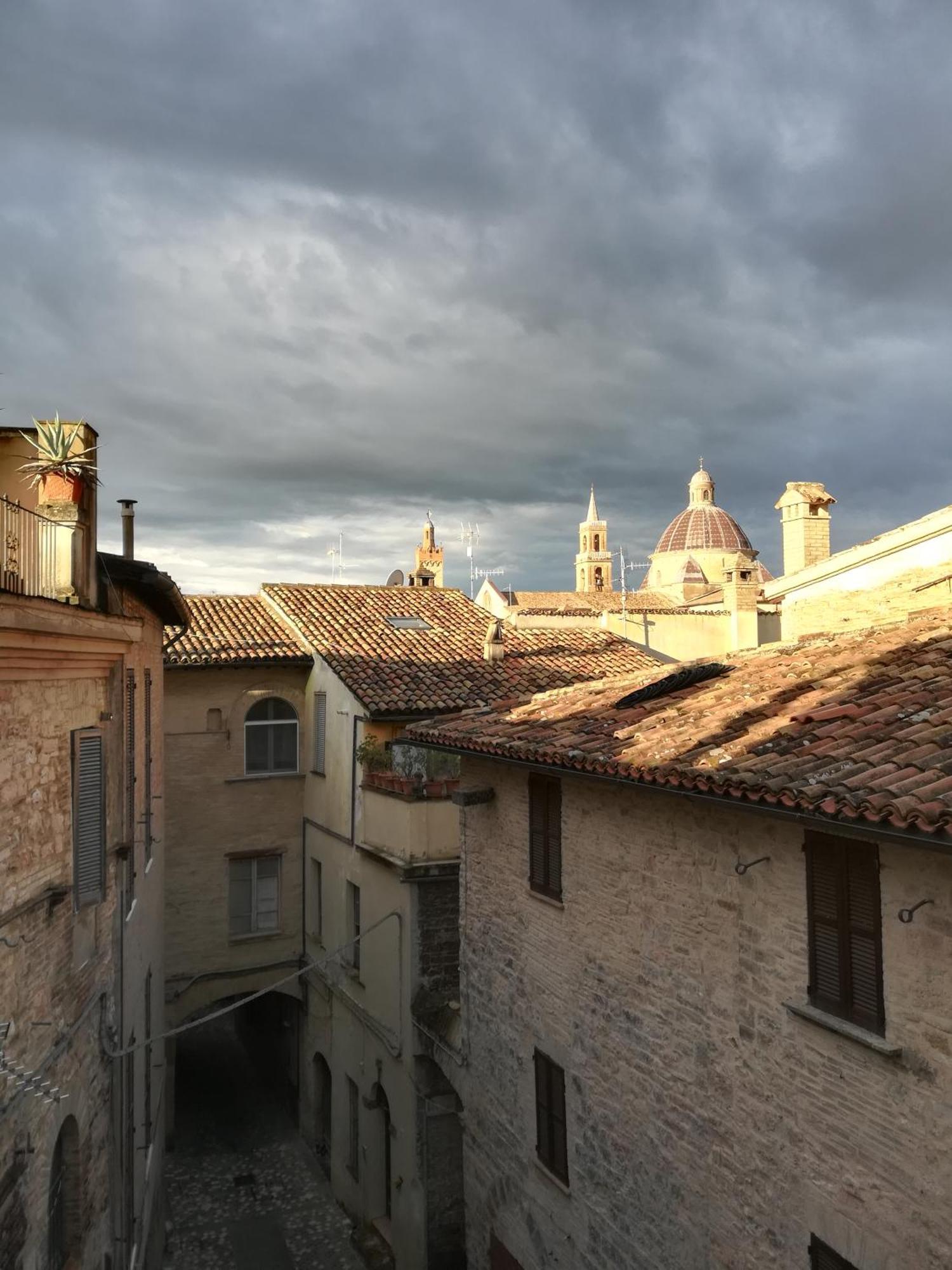 Antico Gioiello Umbro , Appartamento Con Terrazza Foligno Zewnętrze zdjęcie